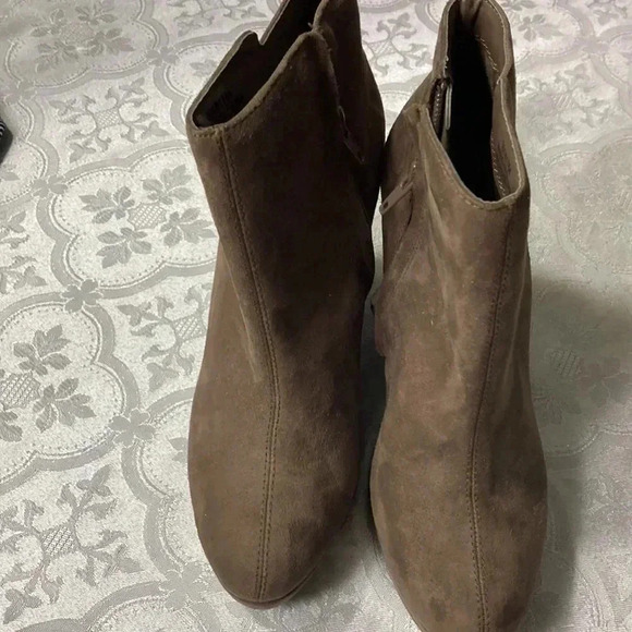 Forever 21 women boot 5.5 - Picture 4 of 16